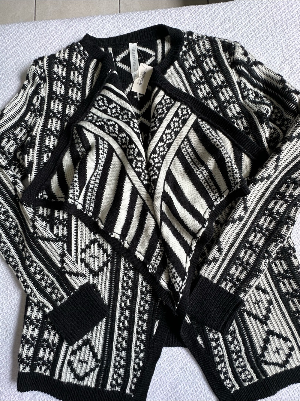 Aeropostale Geometric Knit Cardigan – Black/White – NWT – Size S/P